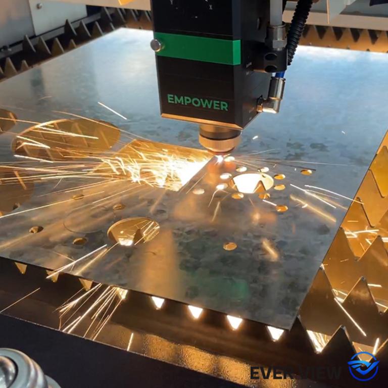 Comment les machines de découpe laser réalisent un traitement de haute précision : EVER VIEW Machinery démonte les points clés du processus.