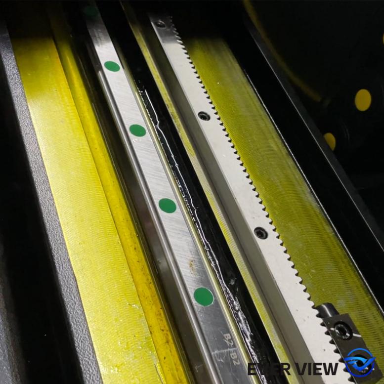 Quels sont les points clés de l’entretien quotidien des machines de découpe laser ? EVER VIEW Machinery vous apprend comment prolonger la durée de vie de votre équipement.