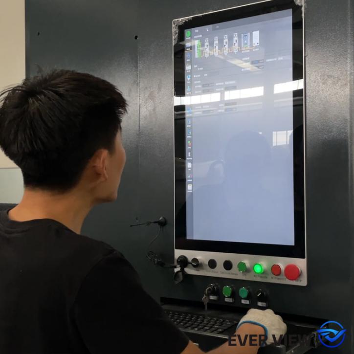 La fonction d'autodiagnostic de la machine de découpe laser EVER VIEW a été améliorée, ce qui rend la maintenance de l'équipement plus pratique